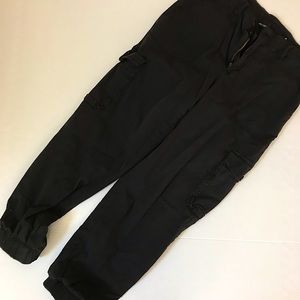 American Eagle relaxed mom jogger pant 10